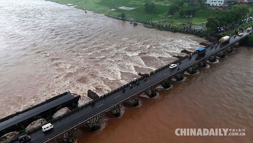 桥梁垮塌落水男子谈获救经历,设计策略快速解答_整版DKJ656.74