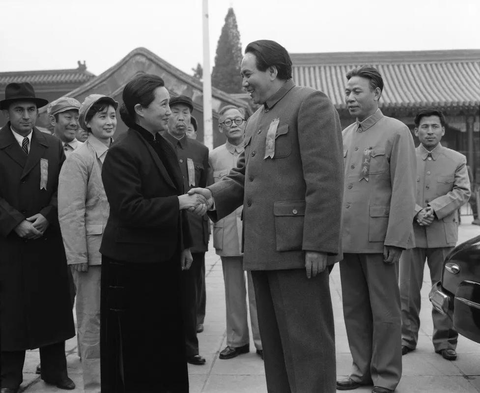 开国大典高清电影完整版,绝对策略计划研究_社交版40.12.0